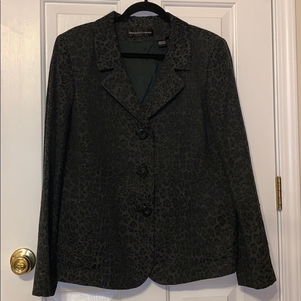 Clothes - Picture 1 of 9